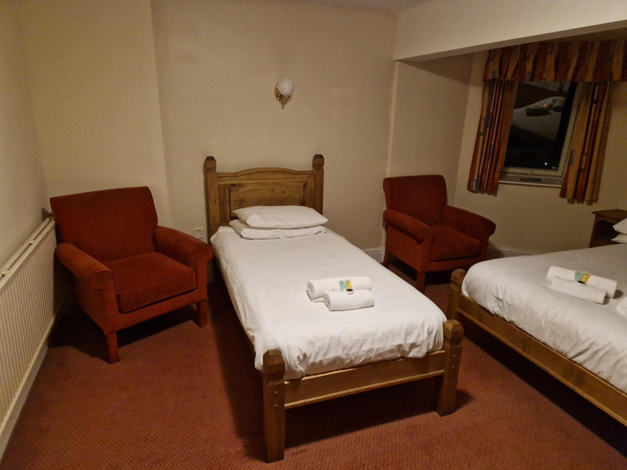 The Menai Hotel And Bar Бангор Номер фото